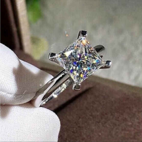 PRINCESS CUT 2 CARAT SOLITAIRE ENGAGEMENT RING - Picture 1 of 5